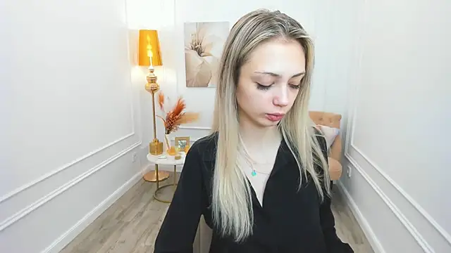 EmilyGraydis online show from 04.08.26