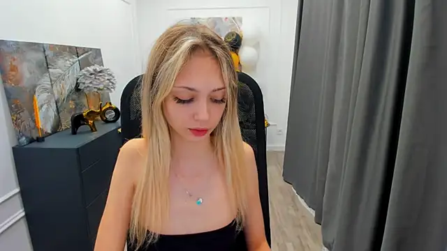 EmilyGraydis online show from 05.10.26
