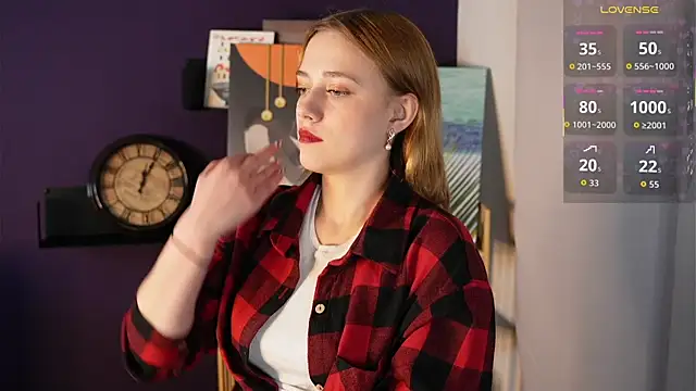 HollieCollelo online show from 10.08.25