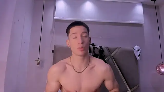 Snapshot of HunterHeat_ chatting on 10.22.25 HunterHeat online show from 10.22.25