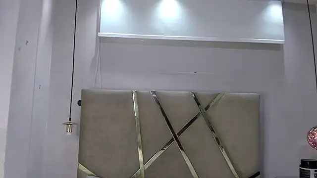 Snapshot of HunterHeat_ chatting on 10.31.25 HunterHeat online show from 10.31.25