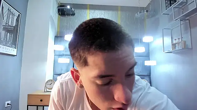 Snapshot of HunterHeat_ chatting on 11.06.25 HunterHeat online show from 11.06.25