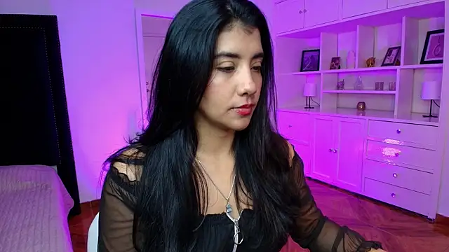 nina moen online show from 10.03.25