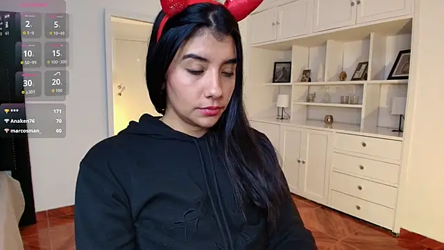 nina moen online show from 10.12.25