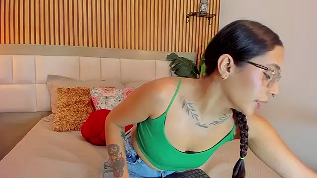 Roseaurora online show from 10.08.25