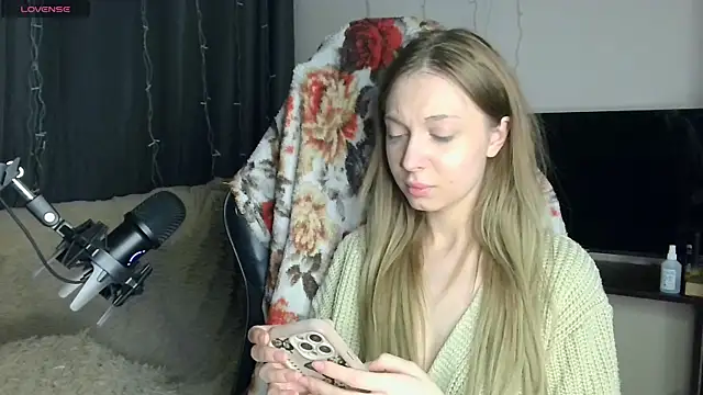 BabbbyFoxxx online show from 04.05.26