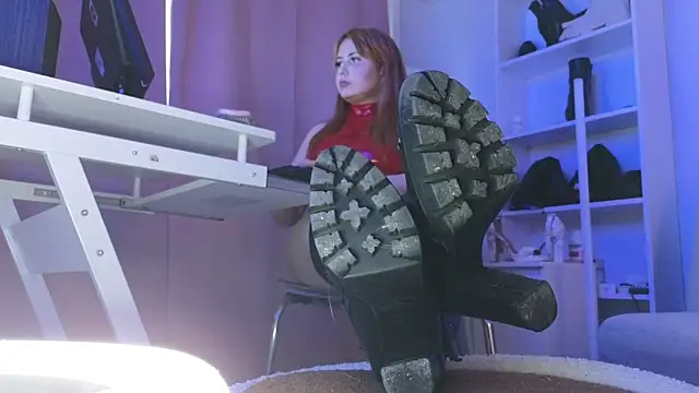 CruelSiren online show from 12.19.25