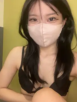 Snapshot of Yuki_chan_2 chatting on 11.28.25 Yuki chan 2 online show from 11.28.25