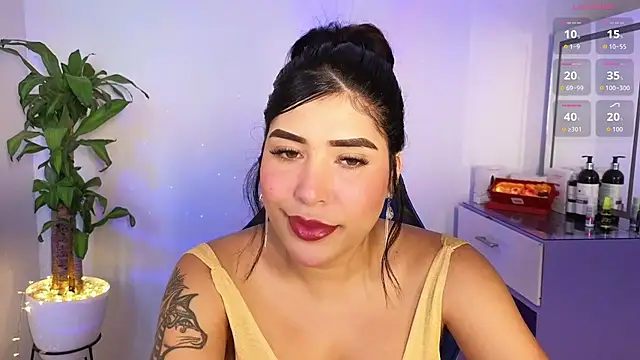 Snapshot of dahiana_marin chatting on 05.08.26 dahiana marin online show from 05.08.26