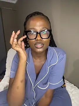 Moonzy77 online show from 11.14.25