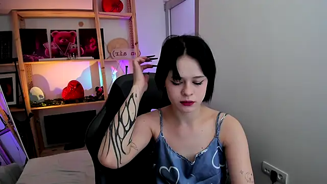 Snapshot of Sima_Wendy chatting on 02.10.26 Sima Wendy online show from 02.10.26