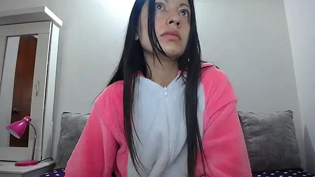 Taylormegan online show from 10.22.25