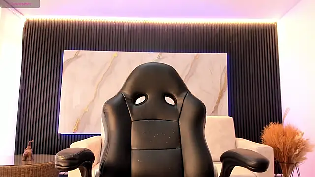 sofiapalacioss online show from 11.13.25