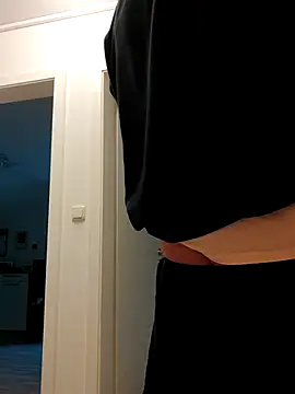 Snapshot of Oldmenhot66 chatting on 09.27.25 Oldmenhot66 online show from 09.27.25