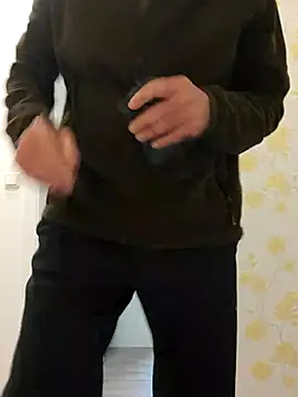 Snapshot of Oldmenhot66 chatting on 11.01.25 Oldmenhot66 online show from 11.01.25