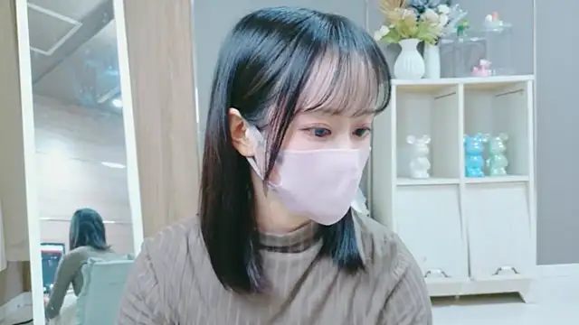 Snapshot of Kurumi_chan_ chatting on 10.18.25 Kurumi chan  online show from 10.18.25