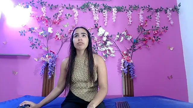 skinnysofia18 online show from 05.17.26