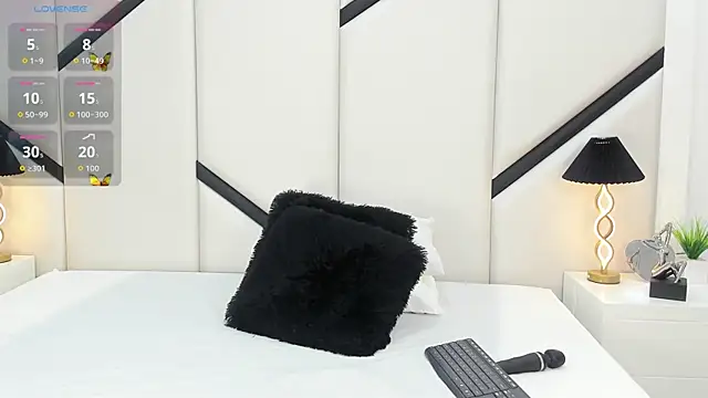 Snapshot of XimenaCosta chatting on 05.12.26 XimenaCosta online show from 05.12.26