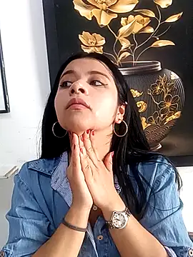 ValerieLove  online show from 09.25.25