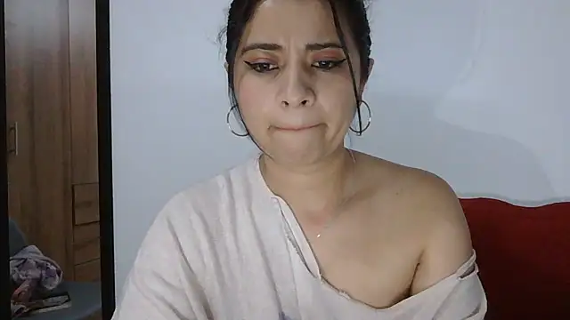 ValerieLove  online show from 11.13.25