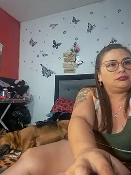 Snapshot of anythompsom chatting on 01.15.26 anythompsom online show from 01.15.26