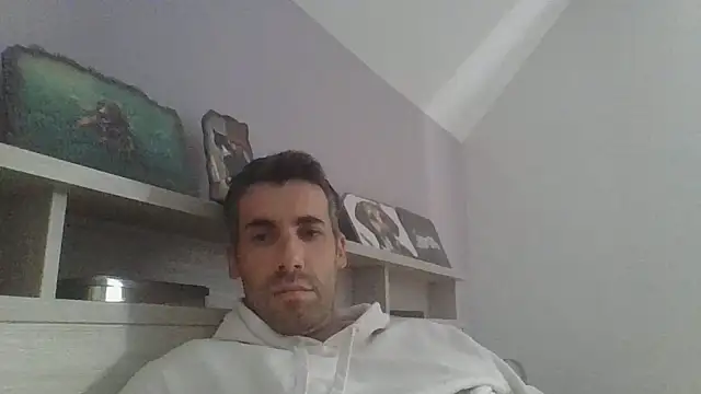 Snapshot of JulioIsHere4you chatting on 05.15.26 JulioIsHere4you online show from 05.15.26