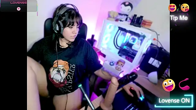 PinkDenial online show from 12.04.25