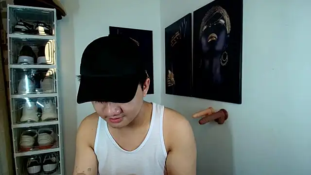 Snapshot of KentAivan chatting on 10.07.25 KentAivan online show from 10.07.25