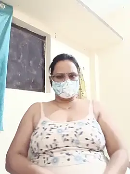 Snapshot of Your-vipasha chatting on 06.18.26 Your-vipasha online show from 06.18.26