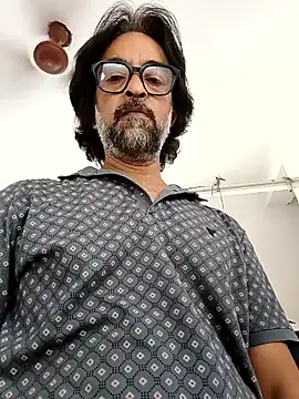 Snapshot of malhotra21 chatting on 09.28.25 malhotra21 online show from 09.28.25