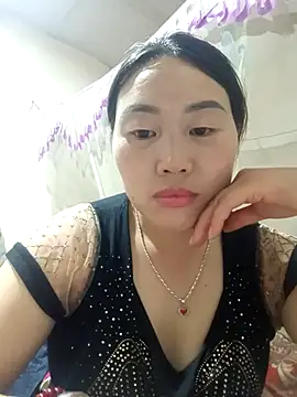 Snapshot of siki-00 chatting on 10.18.25 siki-00 online show from 10.18.25