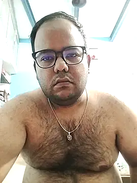 Snapshot of BromidicTrailing chatting on 04.19.26 BromidicTrailing online show from 04.19.26