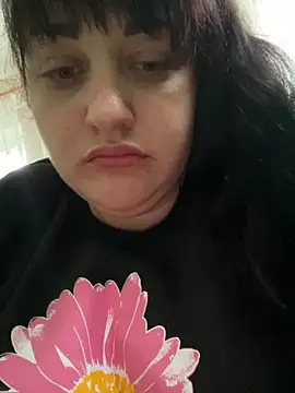 Snapshot of VickiHines chatting on 10.16.25 VickiHines online show from 10.16.25