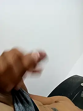 Snapshot of Brayan51_- chatting on 09.24.25 Brayan51 - online show from 09.24.25