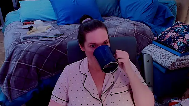 Snapshot of ninajaymes chatting on 05.19.26 ninajaymes online show from 05.19.26