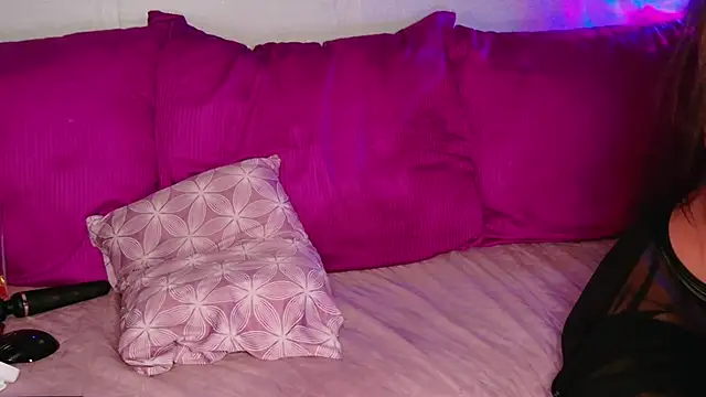 Laureana online show from 05.24.26