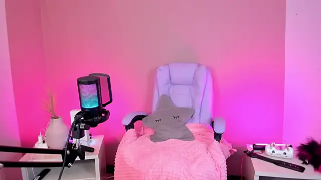 Snapshot of hollie_joliie chatting on 01.12.26 hollie joliie online show from 01.12.26