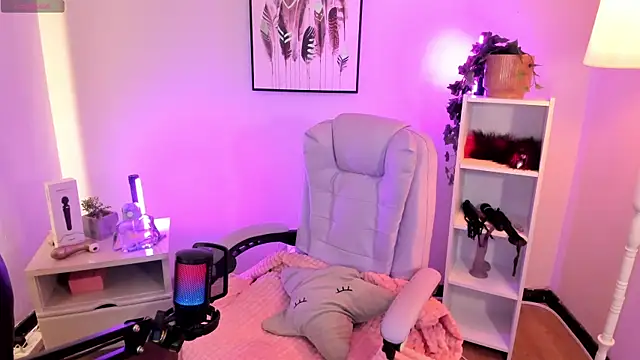 hollie joliie online show from 04.17.26