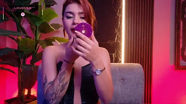 Snapshot of La_Diabla_111_ chatting on 11.30.25 La Diabla 111 online show from 11.30.25