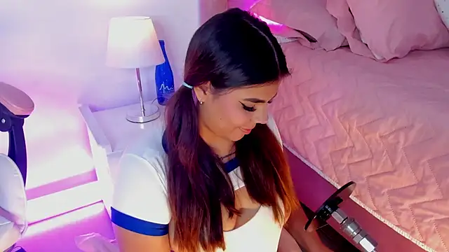 AliceThundeer online show from 10.02.25