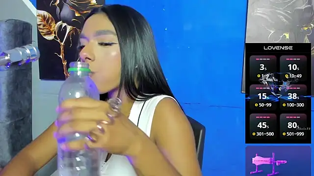 lau-hot online show from 03.05.26