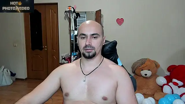 Snapshot of Gri_SH chatting on 10.29.25 Gri SH online show from 10.29.25