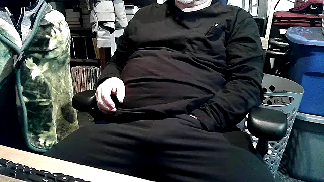 Snapshot of georgew62 chatting on 11.02.25 georgew62 online show from 11.02.25