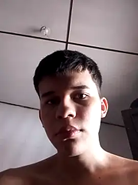 Snapshot of Daniel97Quintero chatting on 12.05.25 Daniel97Quintero online show from 12.05.25