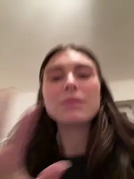 SophiiaStarr online show from 12.15.25