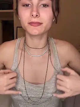 SophiiaStarr online show from 04.03.26