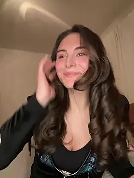 SophiiaStarr online show from 04.18.26