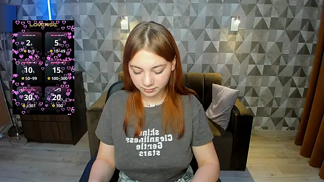 AnnaStills online show from 11.26.25