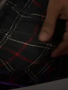 Snapshot of Hiuwee chatting on 09.13.25 Hiuwee online show from 09.13.25