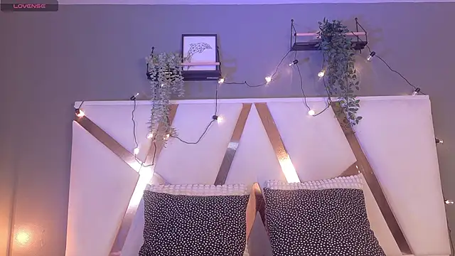 AAronBaker  online show from 10.15.25